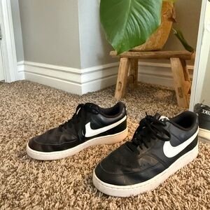 Nike Court Vision Low Sneakers Size 9